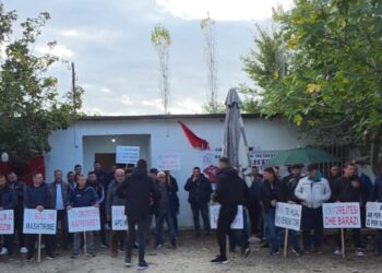 Naftëtarët në ditën e 10-të të grevës së urisë, kërkojnë ndërhyrjen urgjente të BE-së dhe Avokatit të Popullit