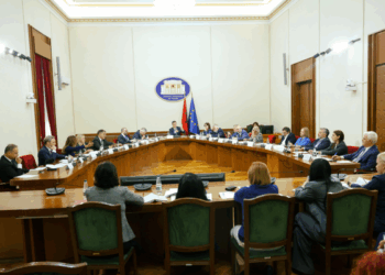 Maxhoranca bllokon interpelancën me Ramën, Bardhi: Nuk doni debat, keni frikë nga e vërteta