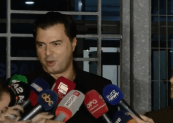 Lulzim Basha del pas më shumë se 1 ore nga SPAK, ja çfarë deklaroi për mediat (VIDEO)