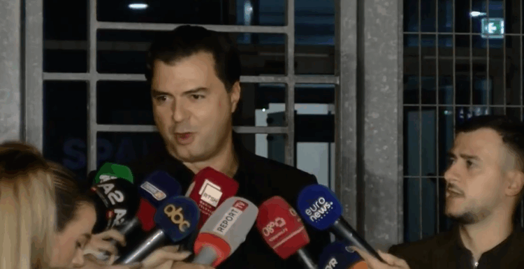 Lulzim Basha del pas më shumë se 1 ore nga SPAK, ja çfarë deklaroi për mediat (VIDEO)