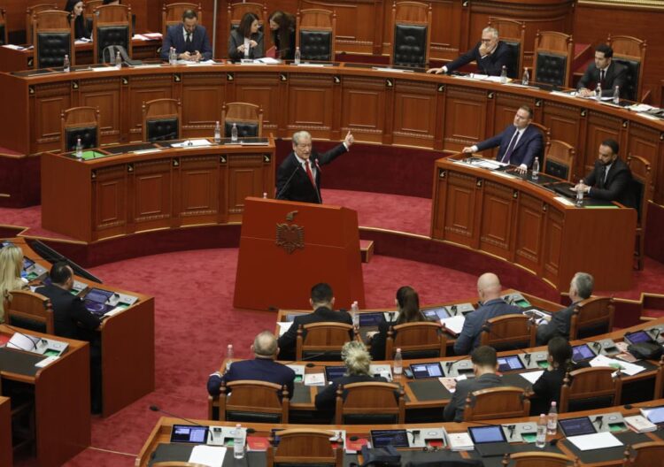 “Pse u largua Pirro Vengu?”, Berisha: Malajn do e marrë me vete Belinda! Klosit ia vodhi bixhozi rininë