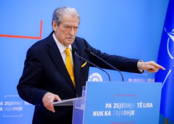 Berisha: Veliaj u nxorr nga burgu 3 netë më parë dhe u dërgua në drejtim të paditur