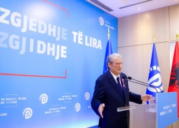 Aeroporti i Vlorës është skemë korruptive”/ Berisha: 135 mln euro ndahen mes Lubi Ballukut dhe koncesionarit