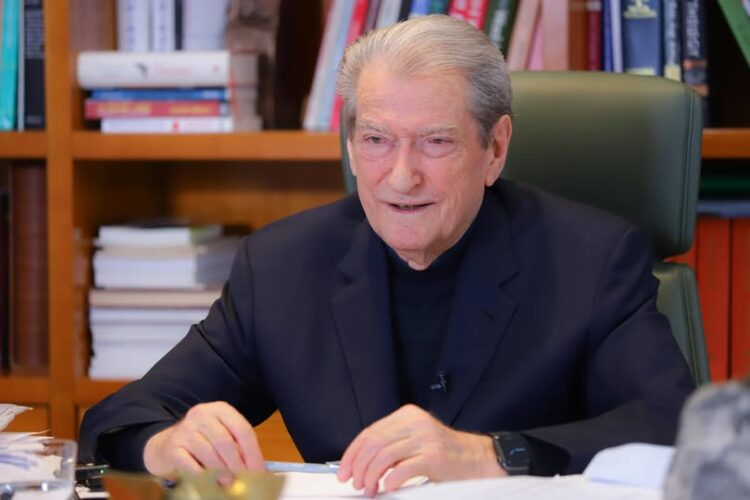 ‘Rroftë drejtësia e Partisë së Krimit’, Berisha: Edhe Tom Doshi ia mbathi se do të arrestohej!