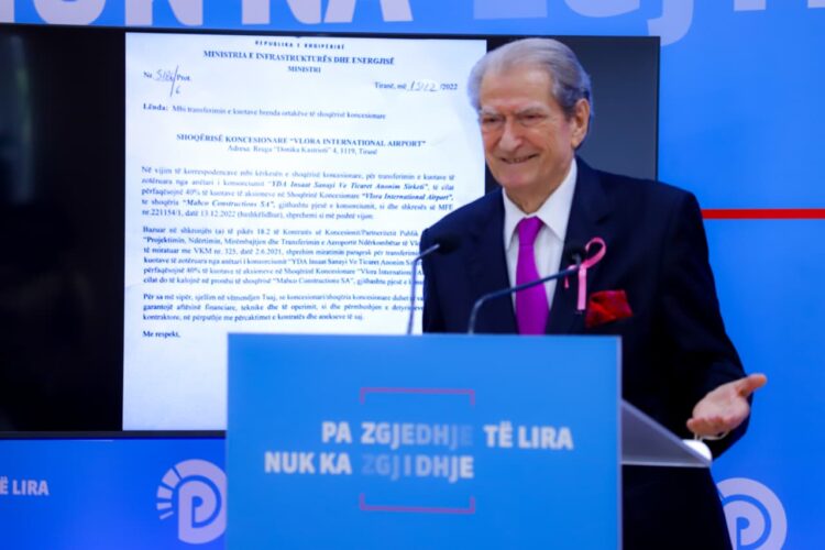 Afera e aeroportit të Vlorës/ Berisha: Balluku firmosi 140 milionë Euro, atë që Ahmetaj dhe Gjiknuri e refuzuan
