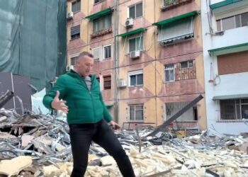 Binaj denoncon sheshin me inerte në Tiranë: Kur humori takon realitetin