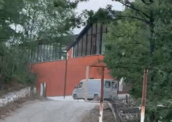 Denoncimi/ Drejtori i preferuar i Rakip Sulit ndërton biznes privat me punonjësit dhe mjetet e UKK