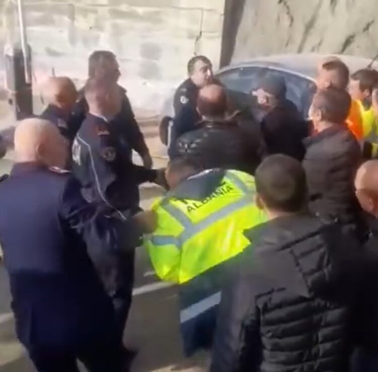 Dalin pamjet tronditëse: Policia dhunon tre minatorë protestues në Mirditë