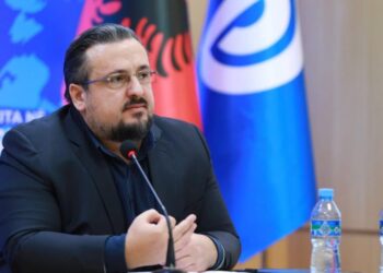 Dorian Teliti akuzon qeverinë: “Becchetti po merr miliona, shqiptarët po paguajnë faturën”