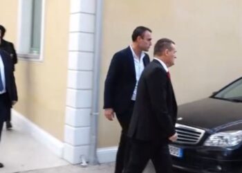 Kreu i SPAK, Altin Dumani, vizitë ngushëllimi në familjen e gjyqtarit Astrit Kalaja