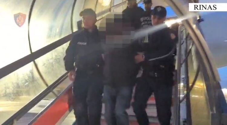 Pastronte paratë e një grupi kriminal në Durrës, ekstradohet nga Milano i shumëkërkuari (Emri)