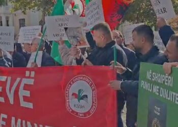 Naftëtarët protestojnë para ambjenteve të ‘Bankers Petrolium’, kreu i sindikatës: Kompania po na zhvat