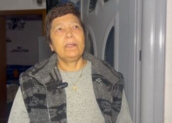 Zjarri në Maliq/ Fqinja rrëfen tmerrin: Vajza ishte nxirë dhe po i binin flokët! Djali vdiq në koridor