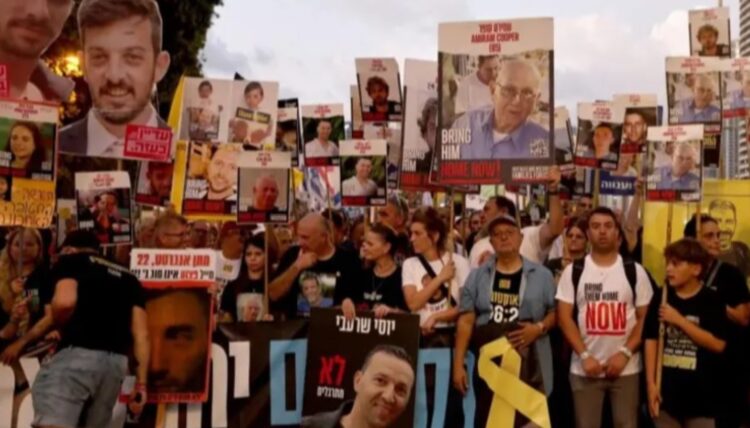 Familjet e pengjeve izraelite që mbahen në Gaza: Jemi në ditë vendimtare për të arritur një marrëveshje