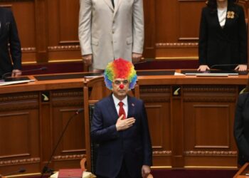 Reagim  i fortë i Gazment Bardhi pas vendimit të GJK: “Kllouni në Presidencë u diskreditua sot para gjithë publikut”