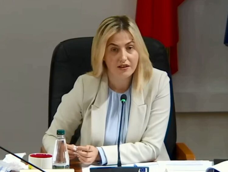 Përplasje në Komisionin e Kulturës/Ina Zhupa: Projekti në Durrës rrezikon prishjen e banesave historike