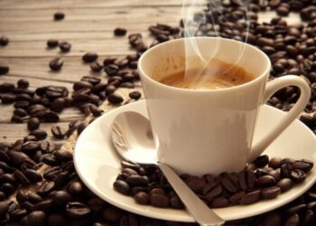 Kafe, cigare dhe karburant – tri “gjërat” që e mbajnë Shqipërinë në formë