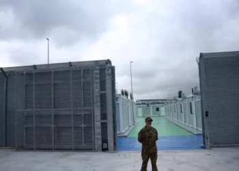 La Repubblica: Qendra për emigrantët në Shqipëri kushton mbi një milion euro për person