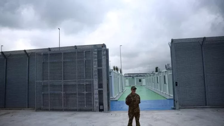 La Repubblica: Qendra për emigrantët në Shqipëri kushton mbi një milion euro për person