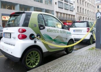 Nga 1 nëntori rritet tarifa për karikimin e makinave elektrike – Deri në 80% më shumë gjatë orarit të pikut