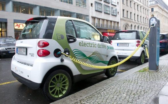 Nga 1 nëntori rritet tarifa për karikimin e makinave elektrike – Deri në 80% më shumë gjatë orarit të pikut