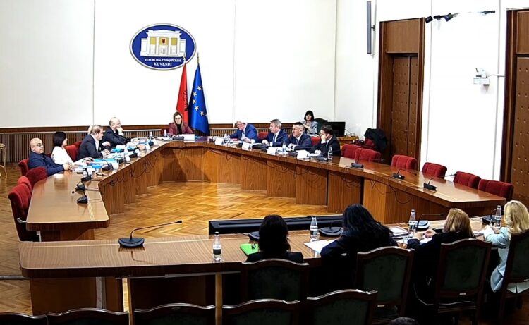 Opozita kërkon shkarkimin e Peleshit në Këshillin e Legjislacionit! Gjiknuri: Të caktojmë një relator