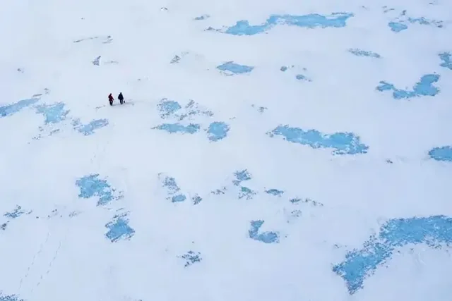 Alarm nga shkencëtarët: Mikrobet e ngrira prej 40 mijë vjetësh mund të “zgjohen”