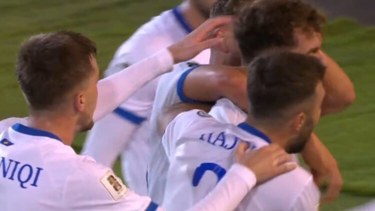 Suedi-Kosovë/ Ekipi dardan kalon në avantazh, shpërthejnë fishekzjarret (Video)