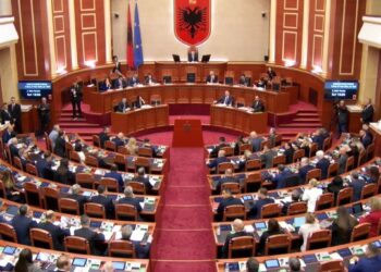 Kuvendi miraton ngritjen e Komisioneve për Reformën Zgjedhore dhe Territoriale