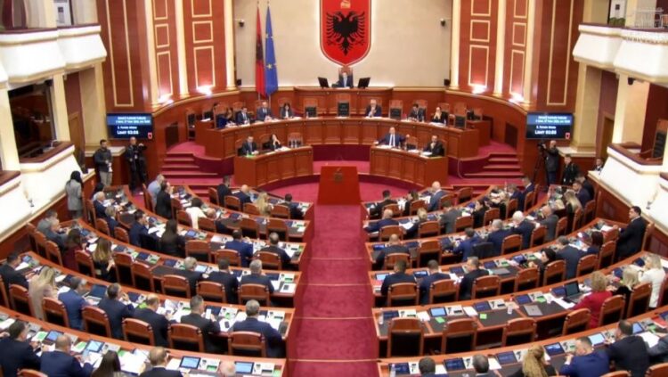 Do kandidojë për bashkinë, deputetja socialiste jep dorëheqjen nga mandati, kush pritet ta zëvendesojë