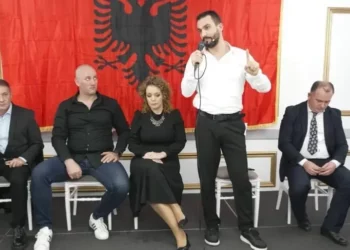 Gara për bashkinë e Tiranës, Adriatik Lapaj del në mbështetje të kandidatit Florian Binaj