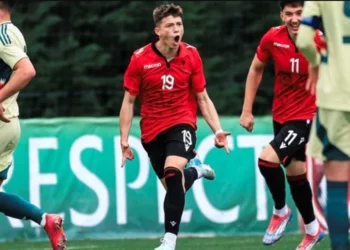 Kombëtarja shqiptare “tradhtohet përsëri, talenti kuqezi e braktis për një tjetër fanellë