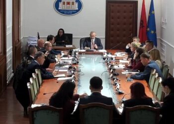 Avokati i Popullit, nis nga e para: Mazhoranca shpall vakancën pa opozitën