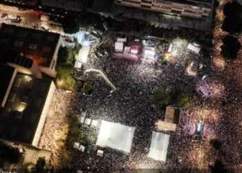 Izraelitët tubim masiv në Tel Aviv, pengjet po rikthehen në shtëpi! Falënderime për Trump dhe fërshëllima për Netanyahun