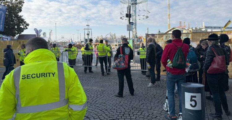 Gjermani, Oktoberfest mbyllet pas kërcënimit me bombë dhe të shtënave me armë