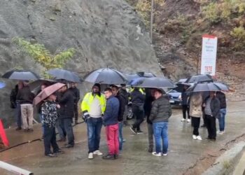 Minatorët e Spaçit: “TETE Albania” po na largon nga puna pse protestojmë për të drejtat tona