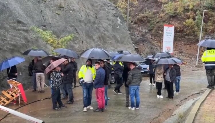 Minatorët e Spaçit: “TETE Albania” po na largon nga puna pse protestojmë për të drejtat tona