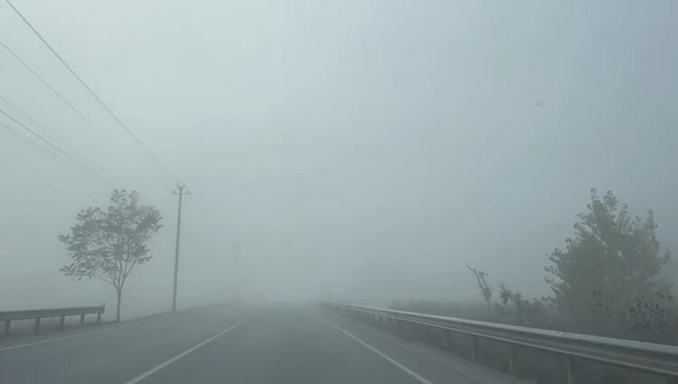 Mjegulla pushton aksin Korçë-Maliq, kërkohet kujdes nga drejtuesit e mjeteve