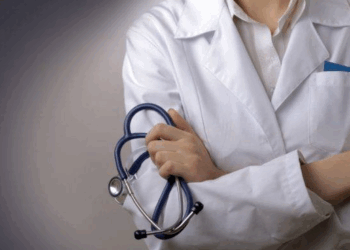 Gjykata Kushtetuese rrëzon pjesërisht “Urdhrin e ri të Mjekut” – Antikushtetues kufizimi i punës në privat dhe …