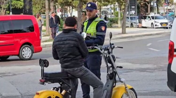 Bllokimi i monopatinave, qytetarët nesër në protestë: Eshtë shkelur ligji