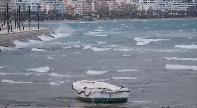 Vlorë në pritje të stuhive: Bashkia paralajmëron qytetarët, por mungojnë masat konkrete