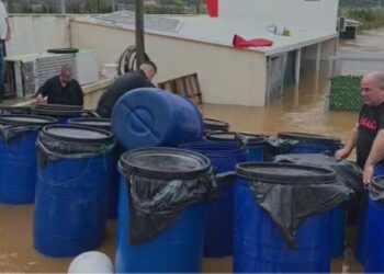 “M’i mori të gjitha”/ Banori i Vaut të Dejës: Uji arriti mbi 2 metra ujë dhe më shkaktoi 50 mln lekë dëm