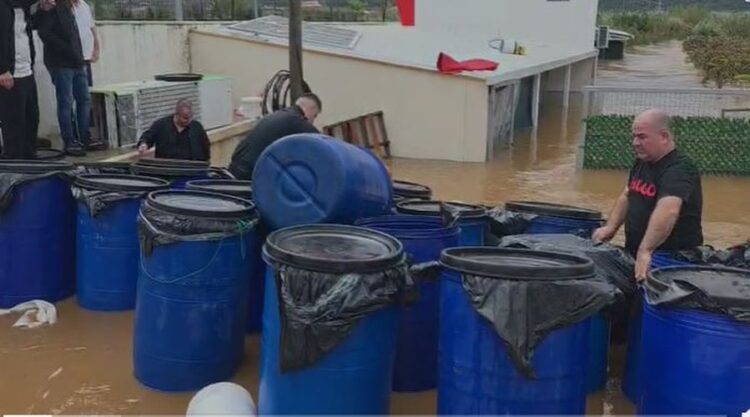“M’i mori të gjitha”/ Banori i Vaut të Dejës: Uji arriti mbi 2 metra ujë dhe më shkaktoi 50 mln lekë dëm