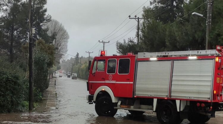Moti i keq përfshin Greqinë, stuhitë e shiut përmbytin ishullin e Zakynthos