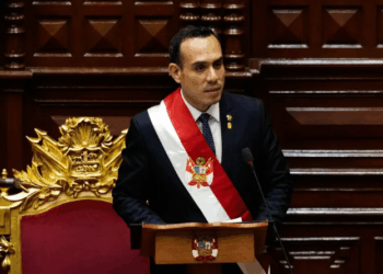 Presidenti i ri i Perusë shpall gjendje të jashtëzakonshme. Nxjerr ushtrinë në rrugë