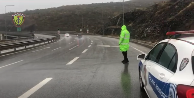 Moti me reshje, Policia apel për respektimin e rregullave të qarkullimit