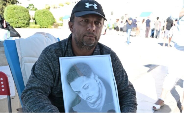 Denis Ruçi, zhvarrimi shtyhet për javën e ardhshme – babai në ditën e 17-të të grevës së urisë