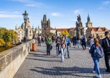 Skuterët elektrikë drejt ndalimit në Pragë pas ankesave për kaos e rrezik