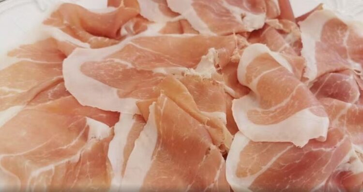 Proshuta dhe “bacon” nën akuzë: mbi 5,400 raste të reja kanceri çdo vit në Britani