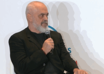 Rama, si një ‘lider global’ kritikon BE-në nga Parisi: Ende nuk ka një plan europian paqeje